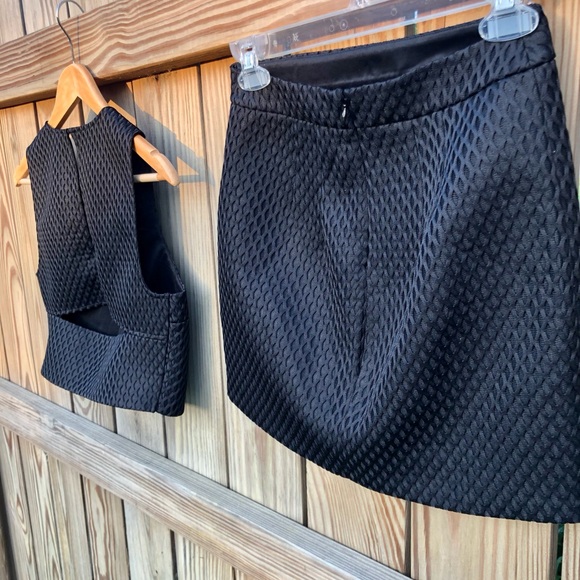 Express cut out mini skirt set Cropped Diamond Textured Sz. Small - Picture 2 of 13